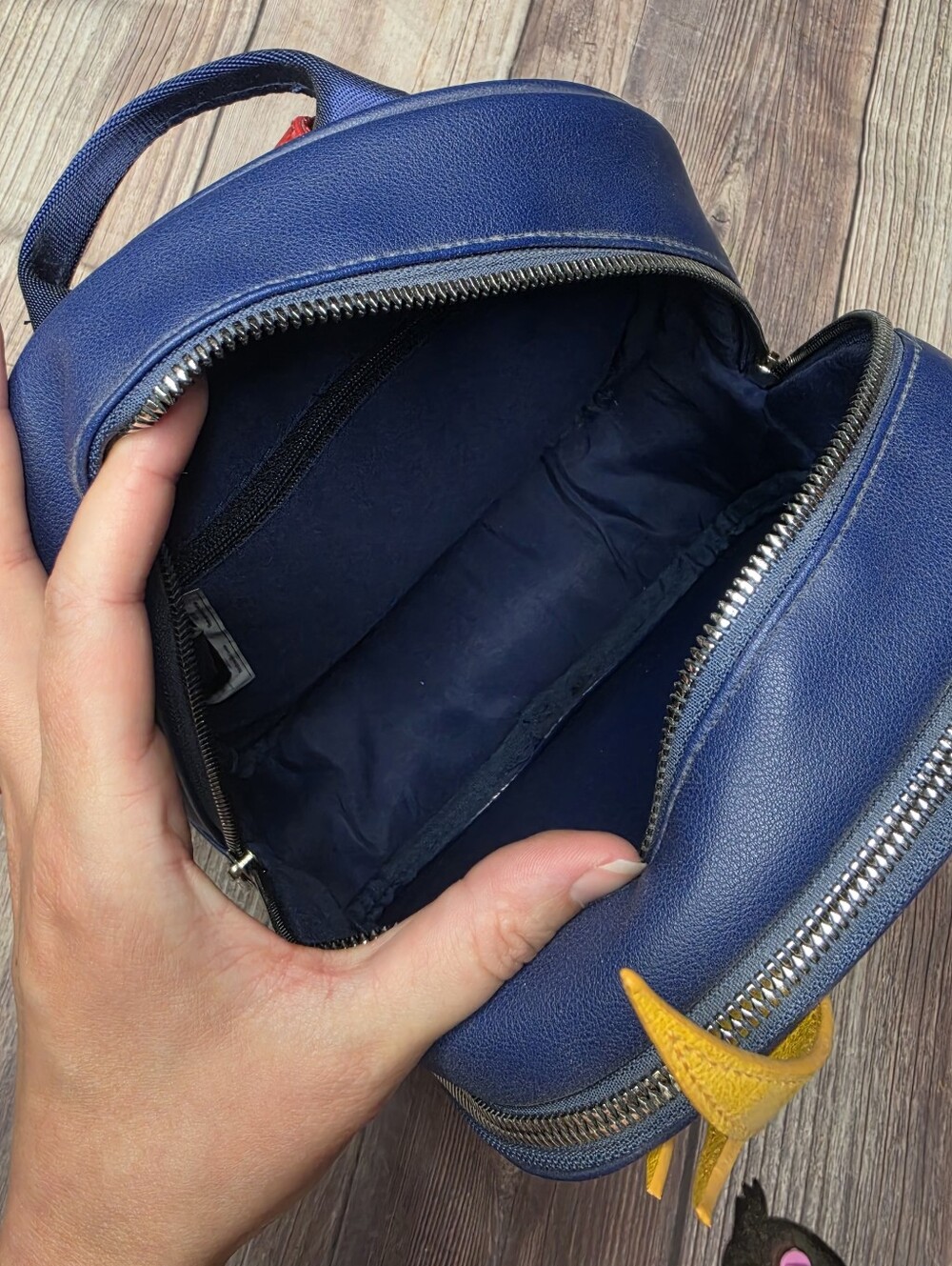 My Hero Academia All Might Pin Ita Bag Mini Backpack - Picture 7 of 9